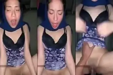 Ukhti Jilbab Biru Desahan Ngerintih Saat Memek Dijilat Ganas Lumer